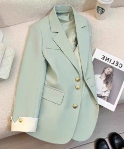 Alternative view of អាវធំនារី