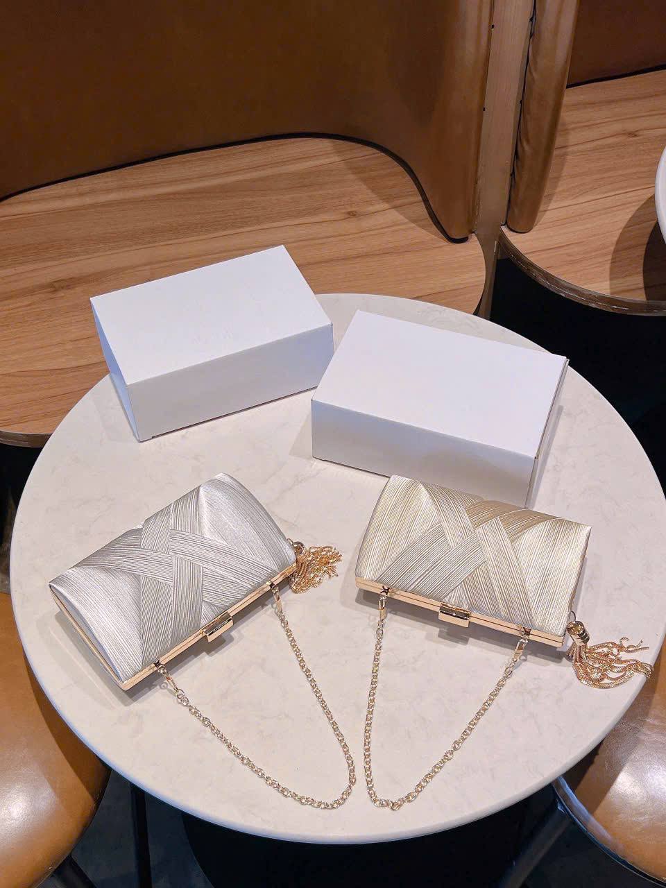 កាបូបចូលរួមមង្គលការ