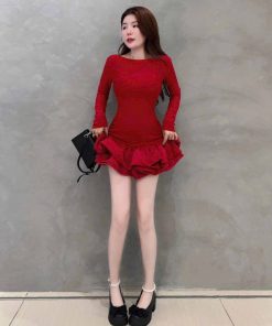 Alternative view of រ៉ូបស្រី