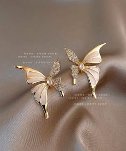 Alternative view of ក្រវិល