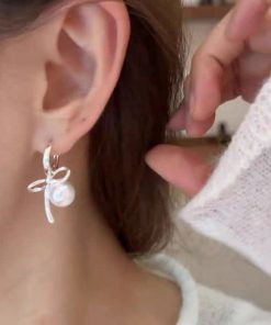 Alternative view of ក្រវិល