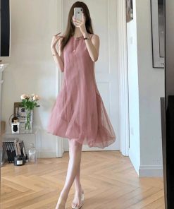 Alternative view of រ៉ូបកម្មវិធីជប់លៀង